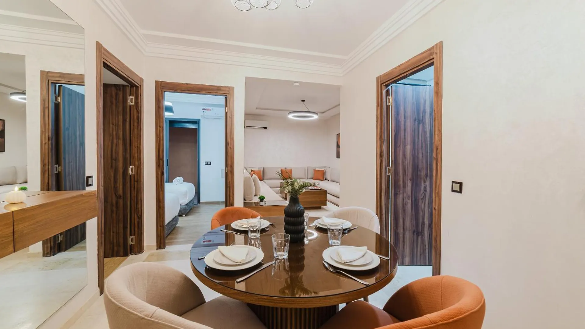 New! Modern Appart, Parking , Piscine & Fiber Wifi Gueliz Centre Marrakesh