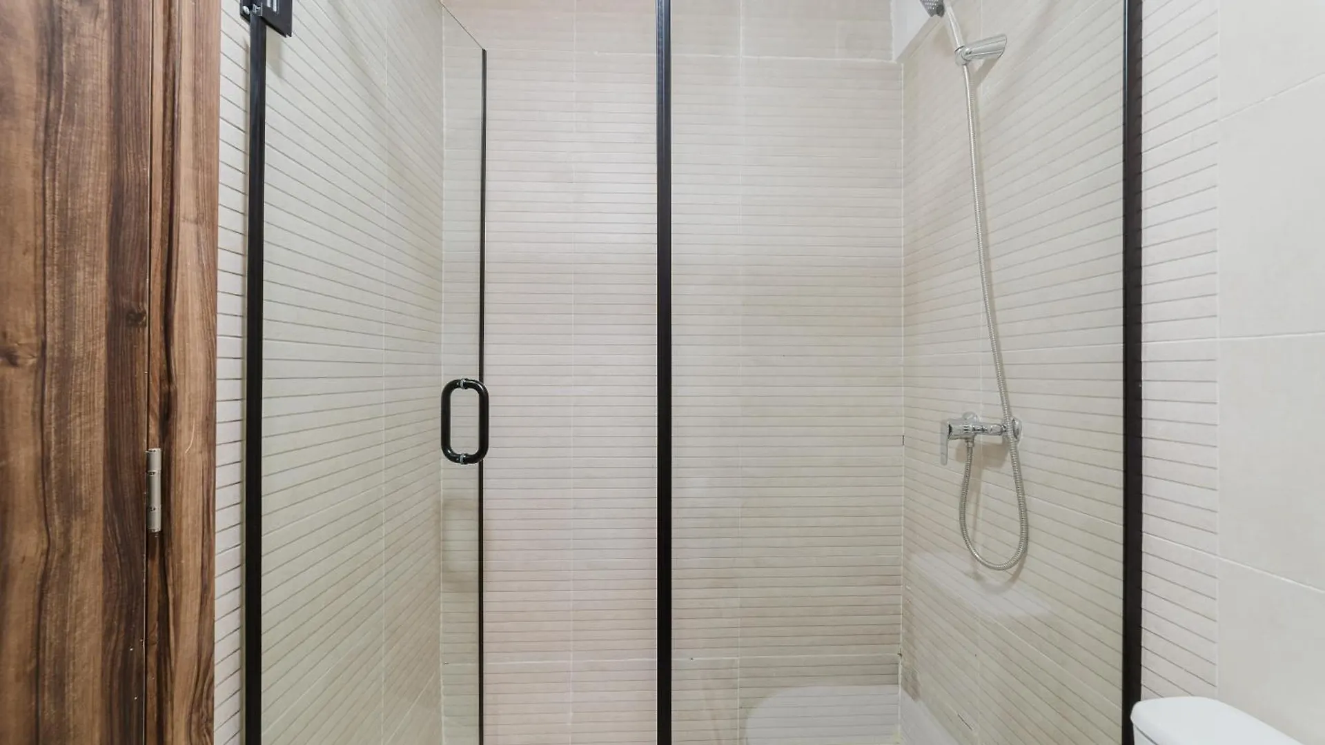 Apartment New! Modern Appart, Parking , Piscine & Fiber Wifi Gueliz Centre Marrakesh Morocco