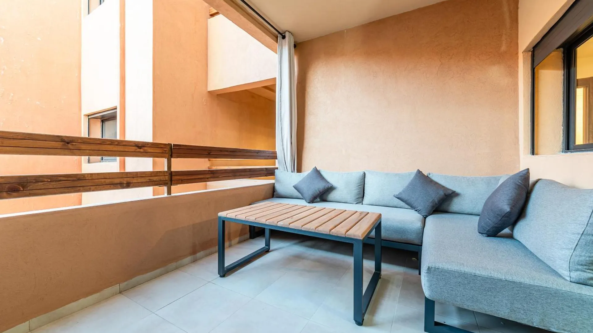 New! Modern Appart, Parking , Piscine & Fiber Wifi Gueliz Centre Marrakesh Apartment